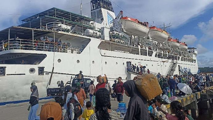 Kapal Pelni saat berlabuh di Dermaga Pomako. Foto: Dok/ Papua60detik