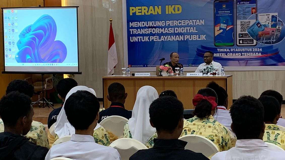 Sosialisasi peran IKD mendukung percepatan transformasi digital untuk pelayanan publik di Ballroom Hotel Grand Tembaga, Kamis (1/8/2024). Foto: Faris/Papua60detik