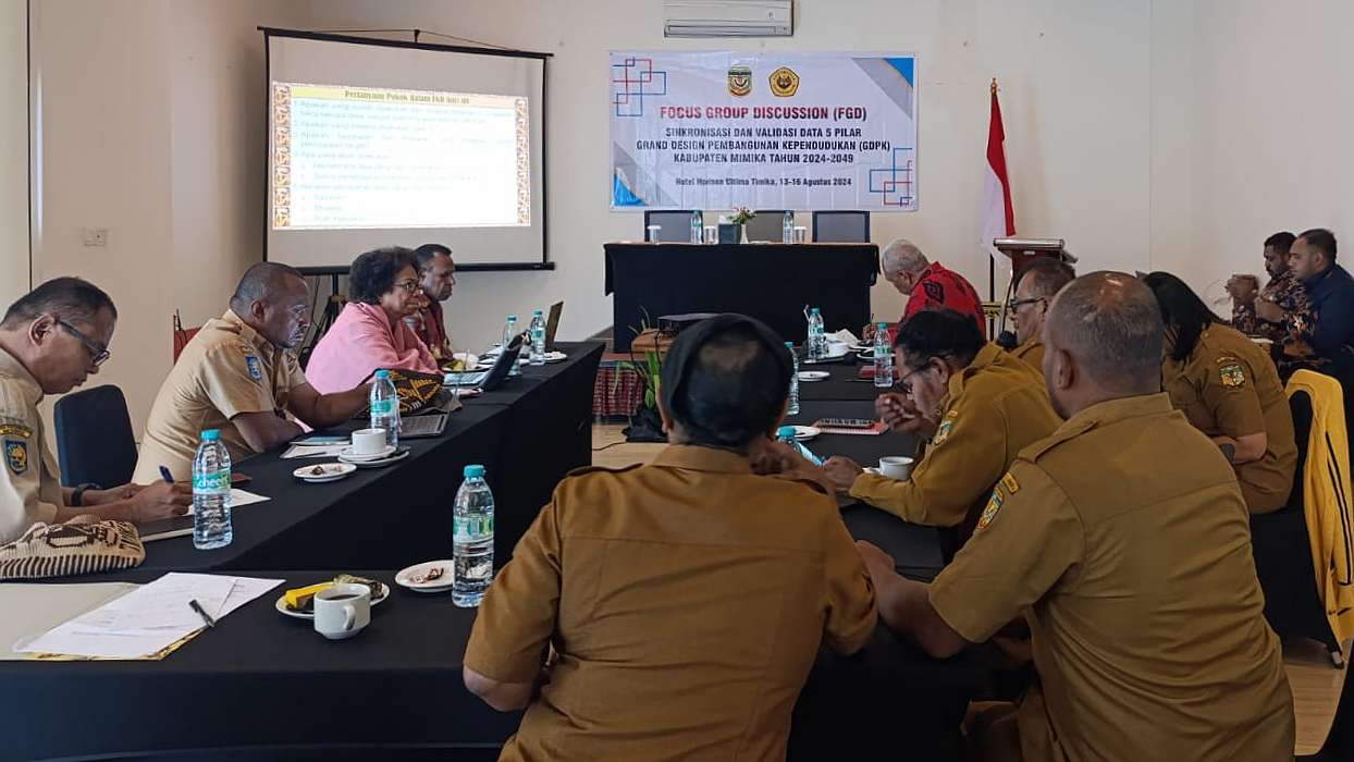 DP3AP2KB dan OPD terkait Focus Group Discussion (FGD) dengan Pusat Studi Kependudukan (PSK) Universitas Cenderawasih, Foto; Martha/ Papua60detik