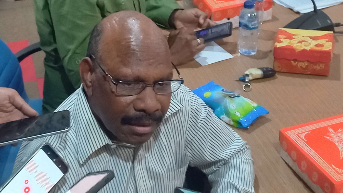 Kepala Pusat Studi dan Perencanaan Pembangunan Partisispatif Universitas Cenderawasih, Agustinus Fatem, foto; Martha/Papua60detik
