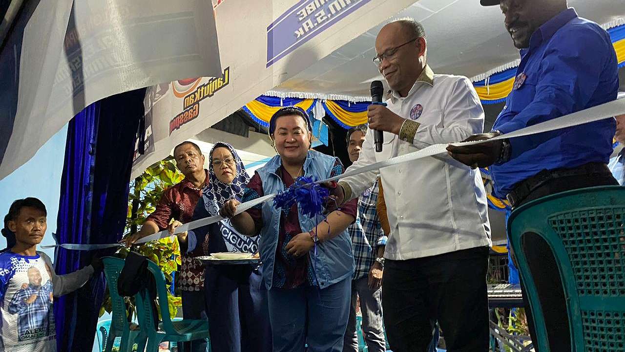 AIYE Resmikan tujuh Posko di Dapil 4, Gang Sesehan, Senin (29/10/2024). Foto: Faris/ Papua60detik