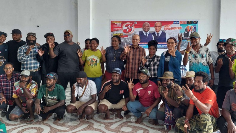 AIYE bertemu warga Jalan Hasanuddin, Irigasi dan alumni Yayasan Pendidikan Jayawijaya (YPJ) Tembagapura dan Kuala Kencana, Jumat 1 November 2024. Foto: Tim Media AIYE