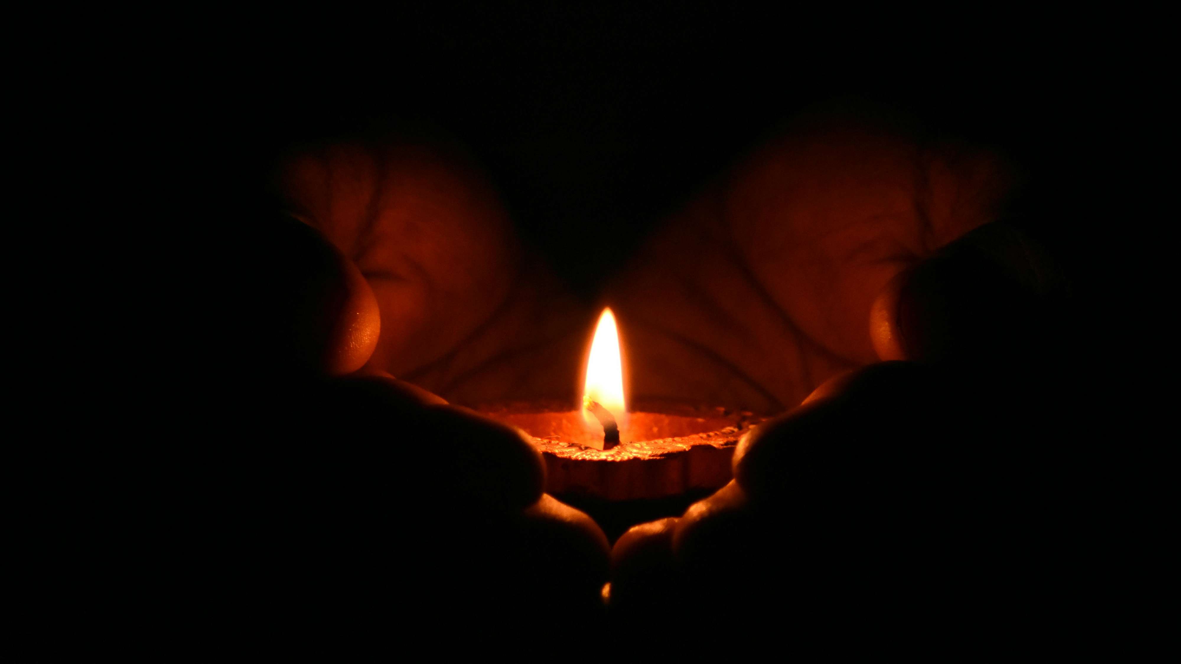 Ilustrasi listrik padam. Photo by Dhivakaran - www.pexels.com