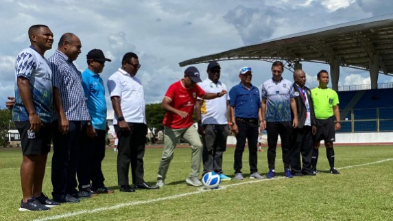 piala-soeratin-u-15-u-17-zona-papua-tengah-resmi-bergulir-di-mimika-sport-complex