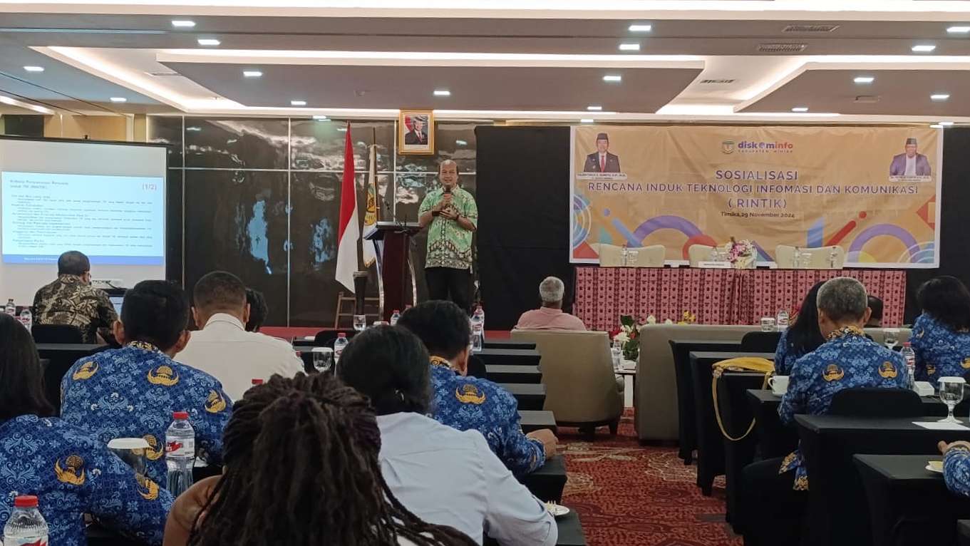 Wikan Danar Sunindyo saat memaparkan materi terkait Rencana Induk Teknologi Informasi dan Komunikasi. Foto: Martha/ Papua60detik