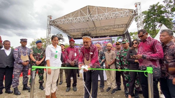 pt-hal-pt-tmp-groundbreaking-pabrik-semen-dan-keramik-di-timika