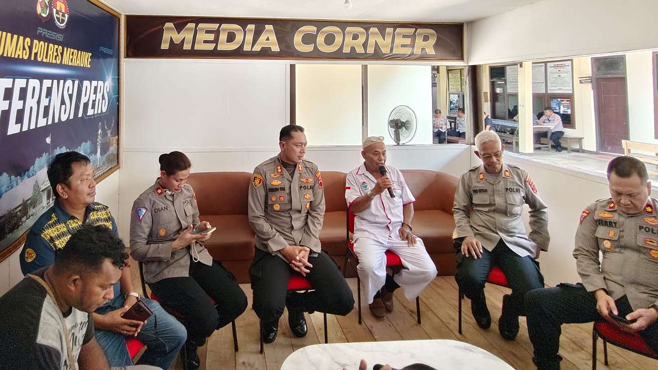 Kapolres Merauke saat bersama awak media dalam momen perayaan Hari Pers Nasional ke-79. Foto: Josua/ Papua60detik