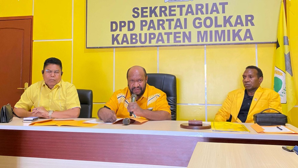 golkar-tunjuk-primus-natikapereyau-sebagai-ketua-dprk-mimika-2025-2030