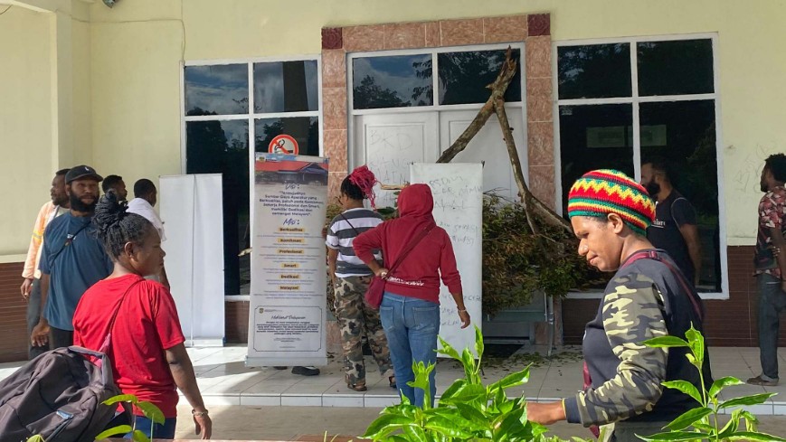 bupati-mimika-tanggapi-tuntutan-apa-terkait-280-formasi-cpns-2024