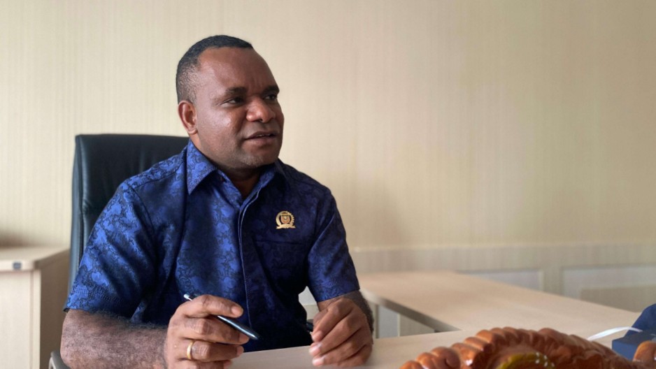 Ketua Komisi IV DPRK Mimika, Elinus Balinol Mom. Foto: Joe Situmorang/Papua60Detik