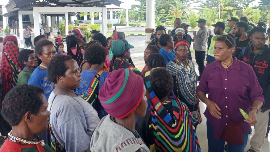 mama-mama-papua-tuntut-hak-jual-oap-tidak-dirampas-pendatang