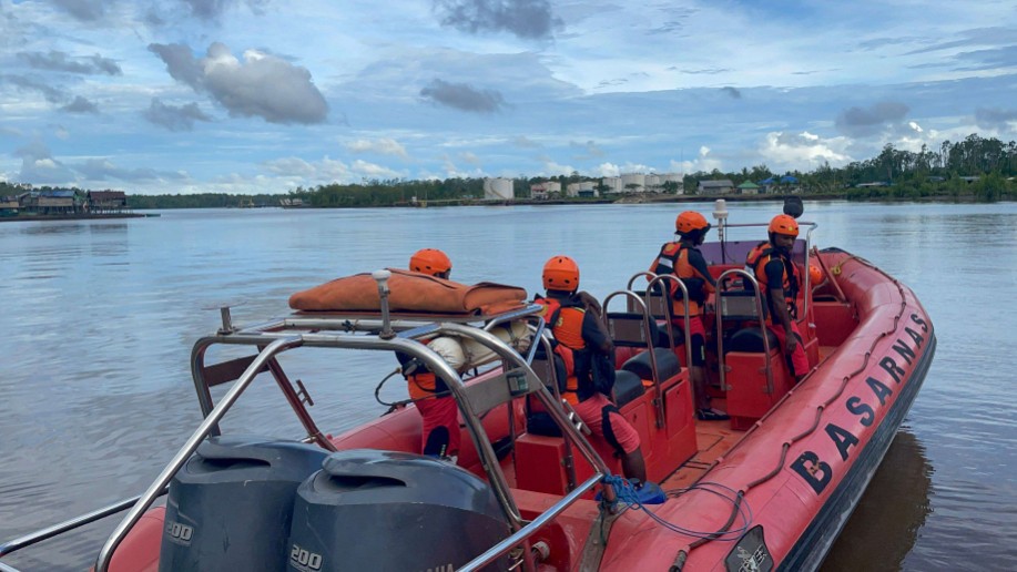 Tim SAR gabungan melakukan pencarian terhadap Perahu fiber berpenumpang 11 orang. Foto: Humas SAR Timika