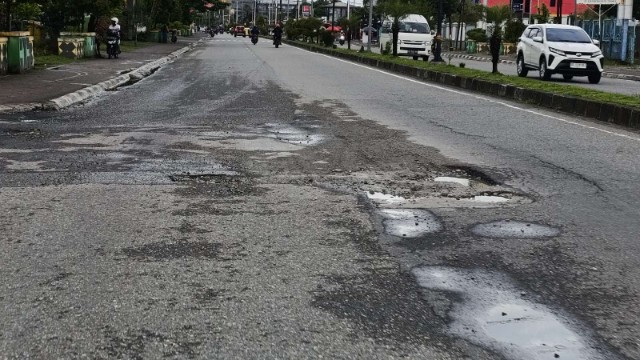 kondisi rusak salah satu ruas di Timika. Foto; Martha/ Papua60detik