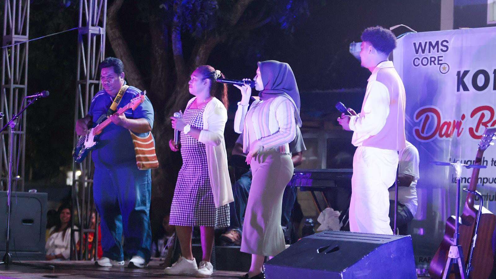 Konser Amal Withmysosa di Libra Merauke. Foto: Carlos Withmysosa.