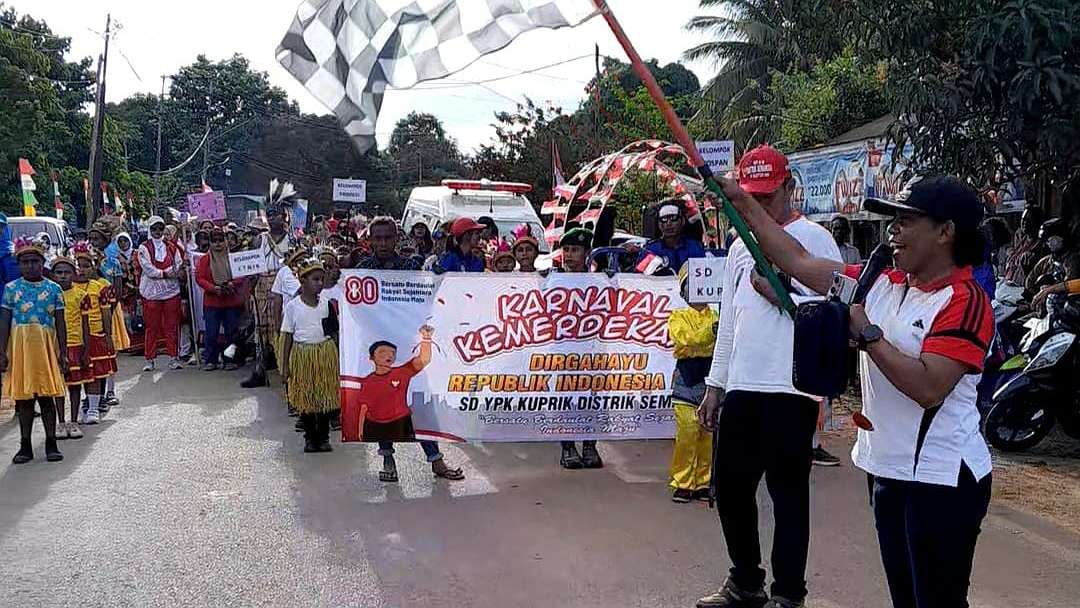 warga-distrik-semangga-merauke-bersatu-bikin-karnaval-sambut-hut-ke-80-ri