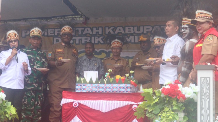 bupati-dan-wakil-bupati-hadiri-puncak-acara-hut-mapurujaya