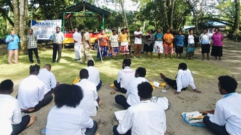 pemuda-kingmi-jemaat-efata-nabire-sambut-12-anggota-baru