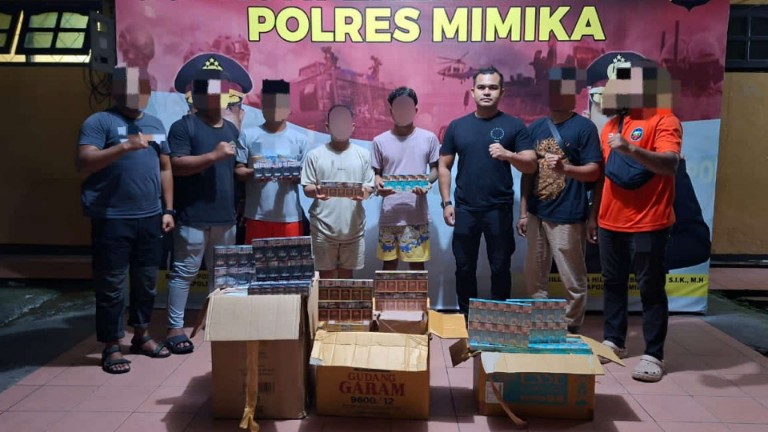 Tim Buru Sergap Satreskrim Polres Mimika meringkus pelaku pembobolan kios di kilometer 7. Foto: Istimewa