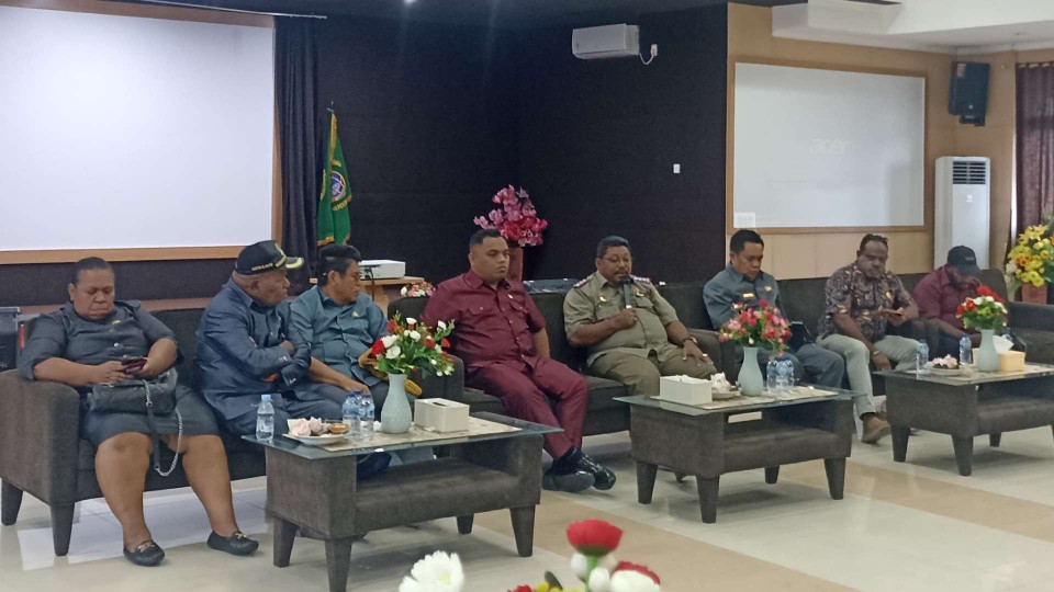 Kunjungan kerja Komisi I DPRK Mimika ke Kantor ATR/BPN Mimika. Foto: Eka/Papua60detik