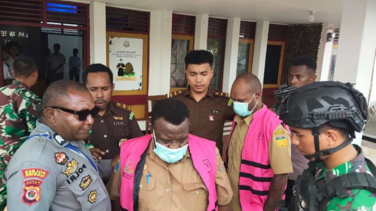 kejari-nabire-tetapkan-dua-tersangka-korupsi-perjalanan-dinas-fiktif