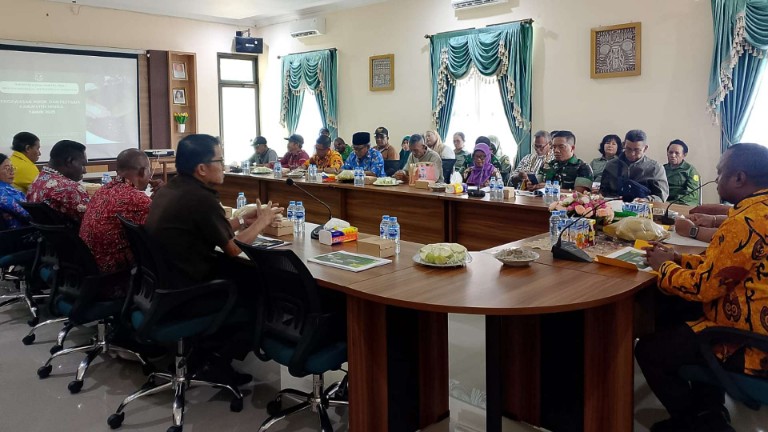 pemkab-mimika-bahas-kembali-tugas-komisi-pengawasan-pupuk-dan-pestisida