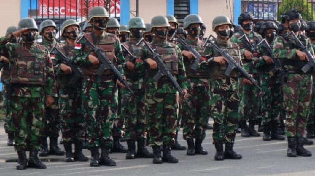 Prajurit TNI sedang ikut apel. Foto: Salmawati Bakri/ Papua60detik