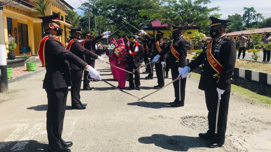 Tujuh Personel Polres Mimika Wisuda Purnawirawan Papua60detik