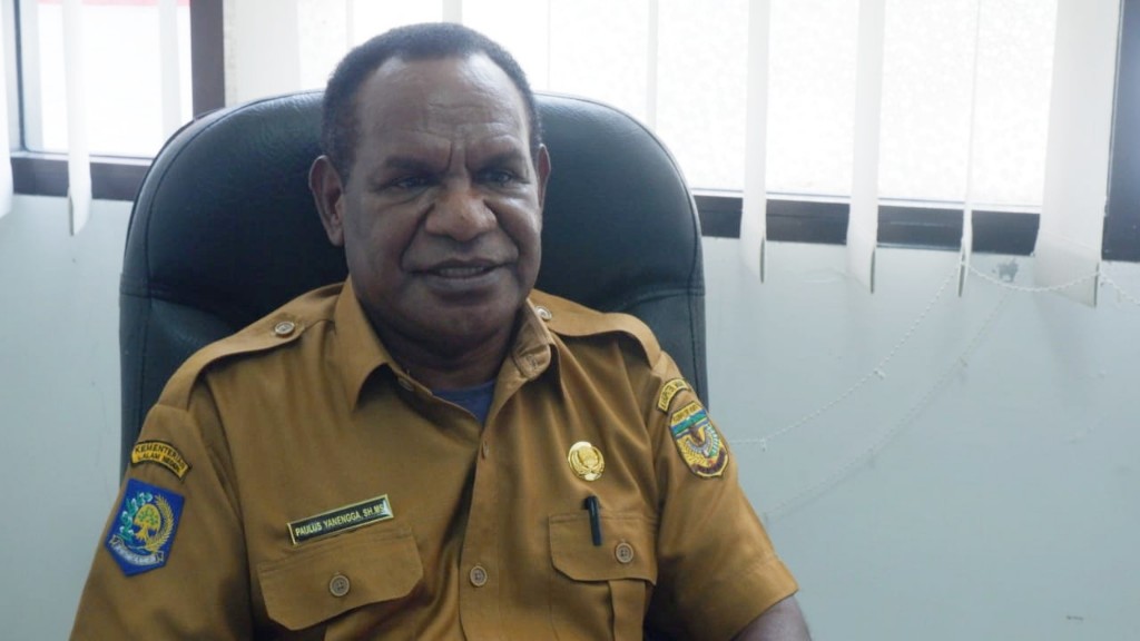 Kepala Dinas Tenaga Kerja dan Transmigrasi Kabupaten Mimika, Paulus Yanengga. Foto: Fachruddin Aji/papua60detik