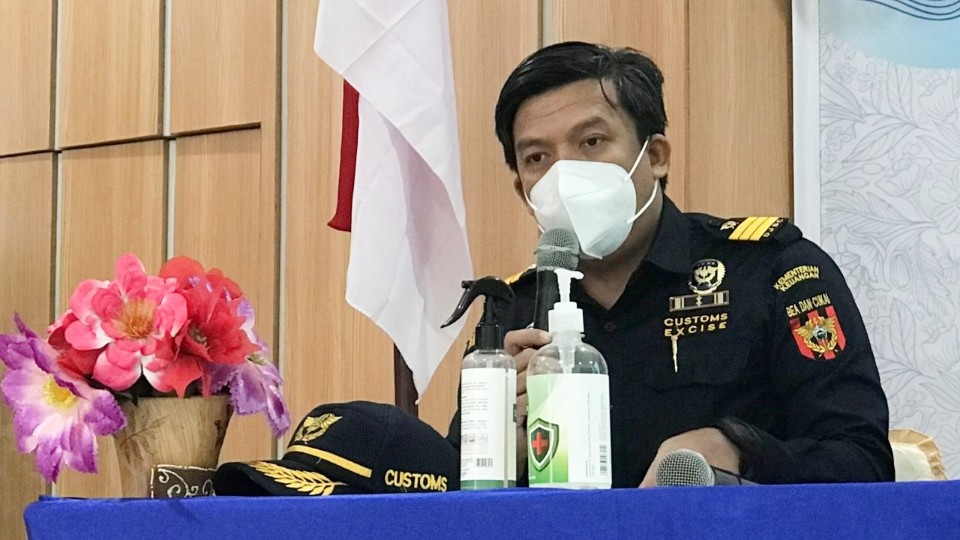 Perwakilan Bea Cukai Timika, Eko Sagi saat menyampaikan press rilis, Kamis (21/4/2022). Foto: Anti/Papua60detik
