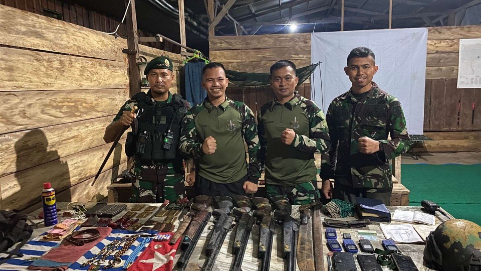 Sejumlah barang bukti yang disita pada penyergapan di Kampung Aluguru, Kabupaten Nduga, Jumat (1/9/2023) lalu. Foto: Istimewa