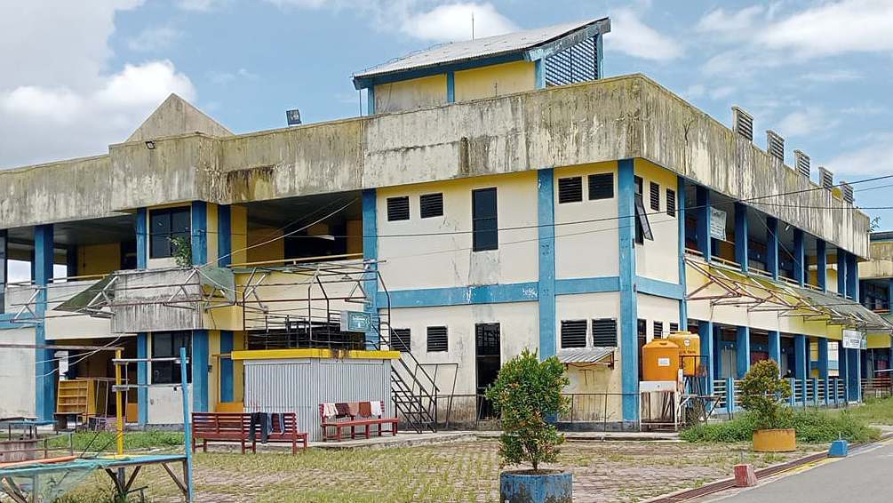 Tampak gedung A1 dan A2 pasar sentral yang masih kosong. Foto: Eka/Papua60detik