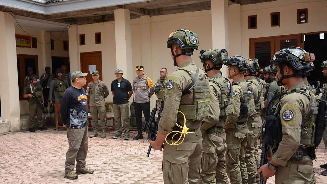 Kepala Operasi Damai Cartenz-2024, Kombes Pol Faizal Ramadhani menyampaikan arahan ke jajarannya. Foto: Humas Operasi Damai Cartenz