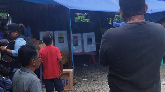 Pemungutan suara pada salah satu TPS di Kota Timika. Foto: Istimewa