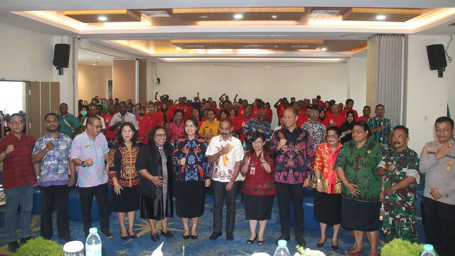 Foto Bersama dalam Musrenbang Distrik Miru 2024 di hotel Horison Diana Timika. Foto: Faris: Papua60detik