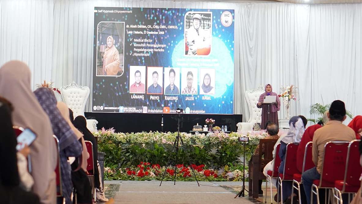 Komite SIT Permata Papua menggelar seminar parenting dengan menggandeng dr Aisyah Dahlan sebagai narasumber di Gedung Tongkonan, Jalan Sam Ratulangi, Minggu (2/6/2024). Foto: Amma/ Papua60detik